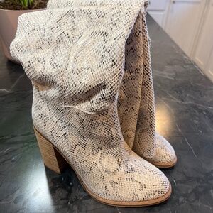 Nanamacs snake print boots